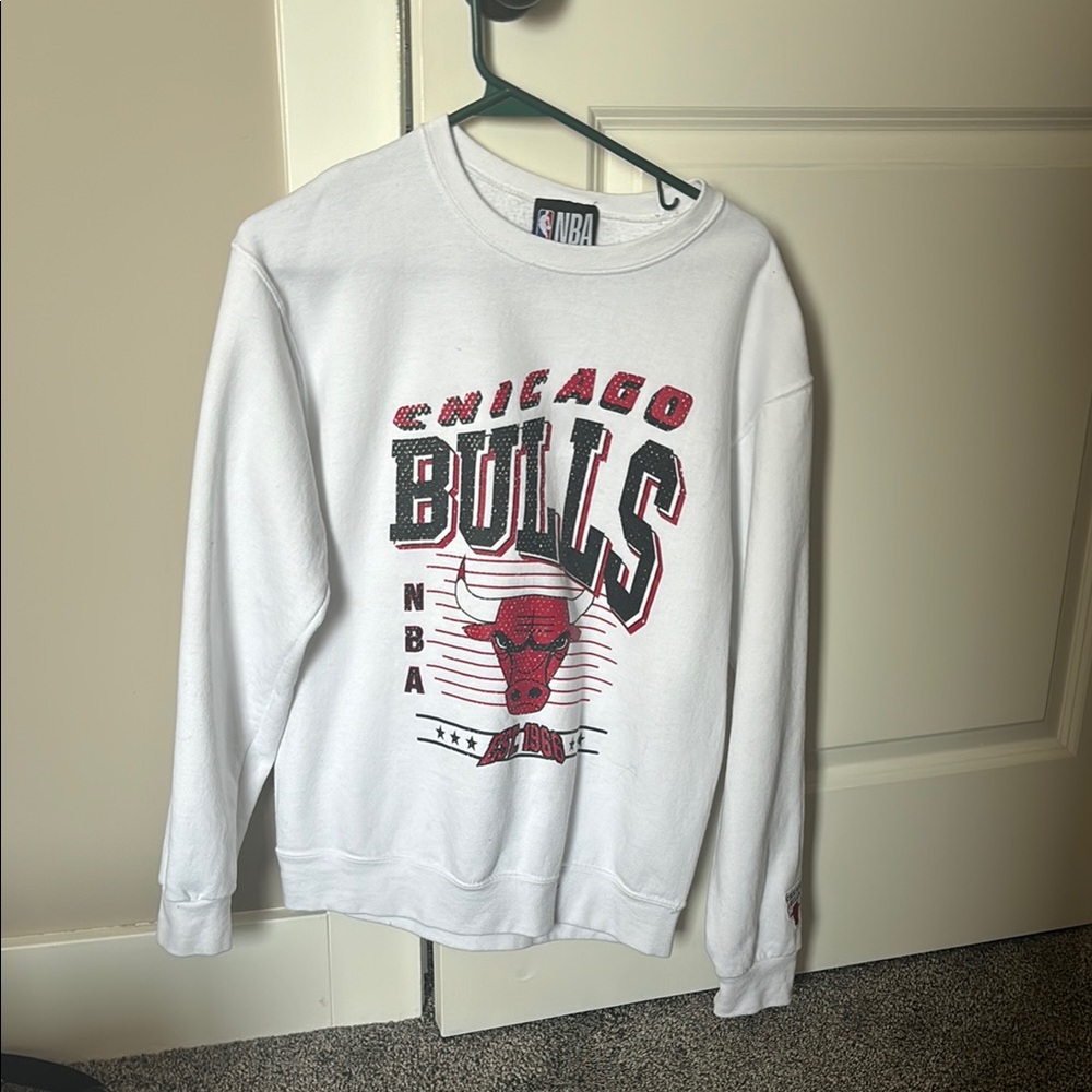 NBA Chicago Bulls White Sweater